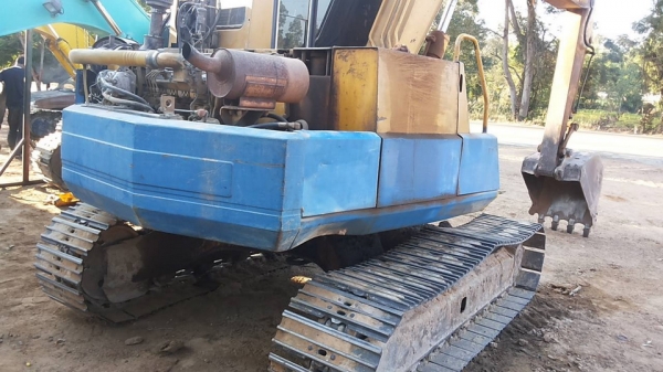 **380,000 บ.ต่อรอง/// แบคโฮ KOMATSU PC80-3 ไฟตัด อุปกรณ์ จอ+กล่อง มี เอกสารสัญญาซื้อขาย **ขาย KOMATSU PC80-3 แบคโฮสภาพดี ราคาเบา เอกสารสัญญาซื้อขาย HYD.EXCAVATOR KOMATSU PC80-3 S/N.02383 เครื่องเดิม ปั้มเดิม ครับ อุปกรณ์ จอ+กล่อง ครบ ไฟฟ้าตัด เครื่องKOMAT