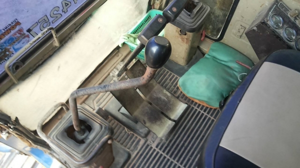 **380,000 บ.ต่อรอง/// แบคโฮ KOMATSU PC80-3 ไฟตัด อุปกรณ์ จอ+กล่อง มี เอกสารสัญญาซื้อขาย **ขาย KOMATSU PC80-3 แบคโฮสภาพดี ราคาเบา เอกสารสัญญาซื้อขาย HYD.EXCAVATOR KOMATSU PC80-3 S/N.02383 เครื่องเดิม ปั้มเดิม ครับ อุปกรณ์ จอ+กล่อง ครบ ไฟฟ้าตัด เครื่องKOMAT