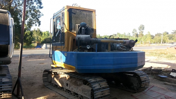 **380,000 บ.ต่อรอง/// แบคโฮ KOMATSU PC80-3 ไฟตัด อุปกรณ์ จอ+กล่อง มี เอกสารสัญญาซื้อขาย **ขาย KOMATSU PC80-3 แบคโฮสภาพดี ราคาเบา เอกสารสัญญาซื้อขาย HYD.EXCAVATOR KOMATSU PC80-3 S/N.02383 เครื่องเดิม ปั้มเดิม ครับ อุปกรณ์ จอ+กล่อง ครบ ไฟฟ้าตัด เครื่องKOMAT