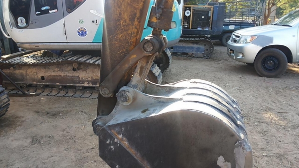 **380,000 บ.ต่อรอง/// แบคโฮ KOMATSU PC80-3 ไฟตัด อุปกรณ์ จอ+กล่อง มี เอกสารสัญญาซื้อขาย **ขาย KOMATSU PC80-3 แบคโฮสภาพดี ราคาเบา เอกสารสัญญาซื้อขาย HYD.EXCAVATOR KOMATSU PC80-3 S/N.02383 เครื่องเดิม ปั้มเดิม ครับ อุปกรณ์ จอ+กล่อง ครบ ไฟฟ้าตัด เครื่องKOMAT