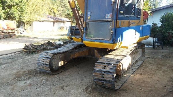 **380,000 บ.ต่อรอง/// แบคโฮ KOMATSU PC80-3 ไฟตัด อุปกรณ์ จอ+กล่อง มี เอกสารสัญญาซื้อขาย **ขาย KOMATSU PC80-3 แบคโฮสภาพดี ราคาเบา เอกสารสัญญาซื้อขาย HYD.EXCAVATOR KOMATSU PC80-3 S/N.02383 เครื่องเดิม ปั้มเดิม ครับ อุปกรณ์ จอ+กล่อง ครบ ไฟฟ้าตัด เครื่องKOMAT