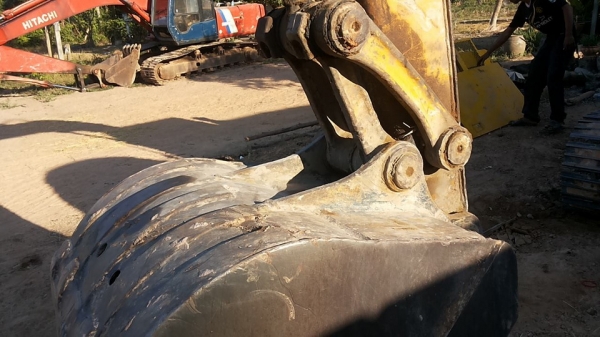 **380,000 บ.ต่อรอง/// แบคโฮ KOMATSU PC80-3 ไฟตัด อุปกรณ์ จอ+กล่อง มี เอกสารสัญญาซื้อขาย **ขาย KOMATSU PC80-3 แบคโฮสภาพดี ราคาเบา เอกสารสัญญาซื้อขาย HYD.EXCAVATOR KOMATSU PC80-3 S/N.02383 เครื่องเดิม ปั้มเดิม ครับ อุปกรณ์ จอ+กล่อง ครบ ไฟฟ้าตัด เครื่องKOMAT