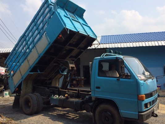 ขายด่วน Isuzu 6 ล้อดัมพ์คอกเกษตร 110 แรงม้า 300,000