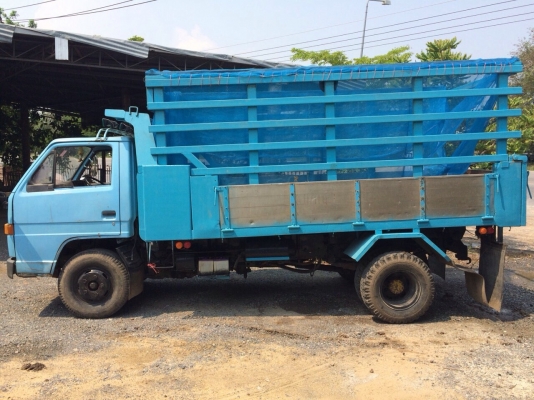 ขายด่วน Isuzu 6 ล้อดัมพ์คอกเกษตร 110 แรงม้า 300,000