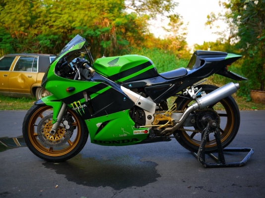 ขาย VFR Nc30 พร้อมทะเบียนแท้ รถสวยสภาพสี 70\% เครื่องดีบิดติดมือ ขาย VFR Nc30 พร้อมทะเบียนแท้ รถสวยสภาพสี 70\% เครื่องดีบิดติดมือ