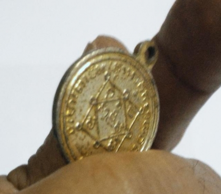 หลวงปู่ทวด เนื้อขาปิ่นโต กะไหล่ทอง เก่าสวย ปี 2505 - 2506