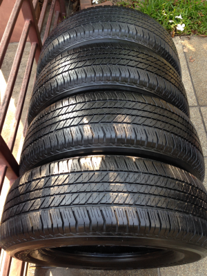 ยาง Bridgestone 265 65 17 ปี13 ดอกเต็ม ไม่มีปะ ใช้กันยาว ราคาไม่แพง