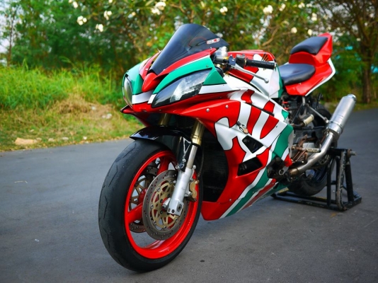 ขาย Honda VFR Nc30 พร้อมทะเบียนแท้ สภาพสวยใครหาอยู่รีบเลย เครื่องดีมาก