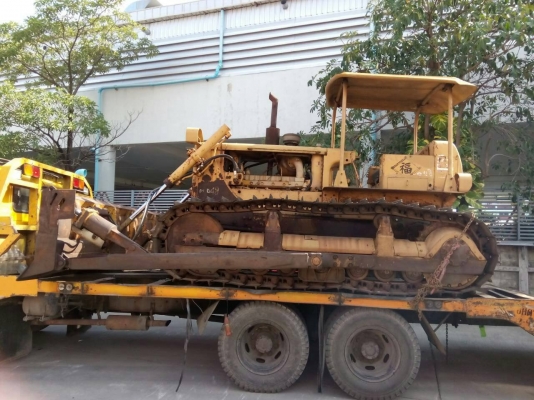 ขายรถแทรกเตอร์ D-5-D ตีนไก่ ใส่แผ่นตีนเป็ดได้ สภาพเก่านอก รถสวยครับ ขายไม่แพง