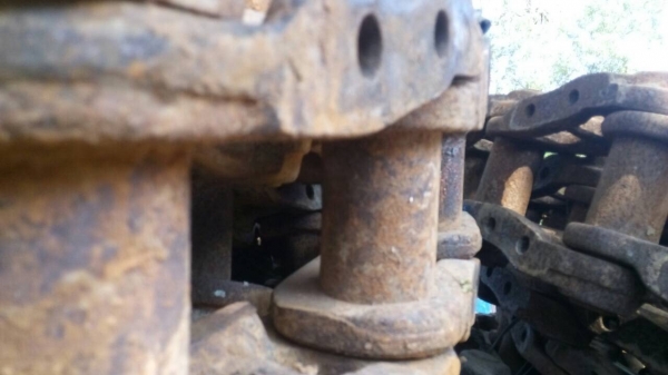 ขายโซ่ รถแทรกเตอร์ D-5 สภาพสวย ลิงค์หนาบูทกลม ยี้ห้อกังวาล ขายไม่แพงครับ