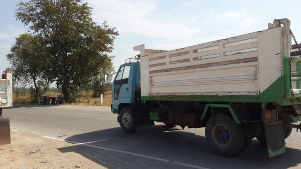 ขายหกล้อดั้ม ISUZU NRR เครื่อง175เบรคทริฟฟี่ พ่วงมาลัยเพาเวอร์ คัชชีสวย ยางพร้อมใช้งาน กระบะดี้มสวย เอกสารพร้อมโอน