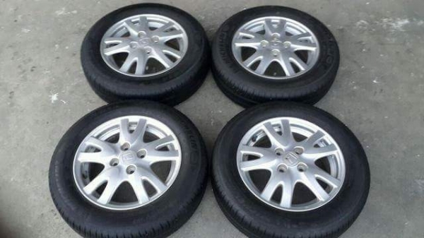 ล้อ Hondaขอบ 14 พร้อมยางสวยๆปี13