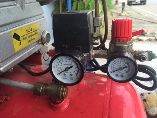 ขายปั้มลมโรตารี่50ลิตรeurox มือสองครับ ขายปั้มลมโรตารี่50ลิตรeurox มือสองครับ