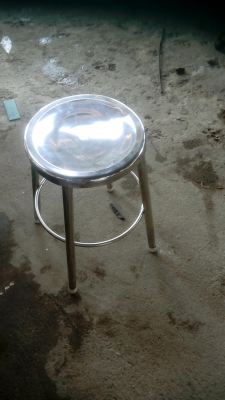 เก้าอี้เลส