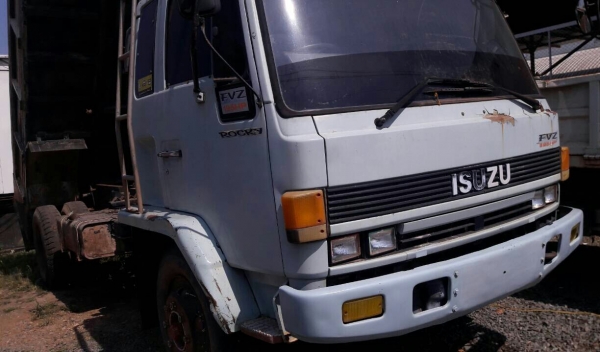 หกล้อ อีซูซุ ร็อค FSR11H165ดั้ม5คิว พ.เวอร์ ยาง900 สภาพดีสวยเดิมๆพร้อมใช้ ทะเบียนพร้อมโอน