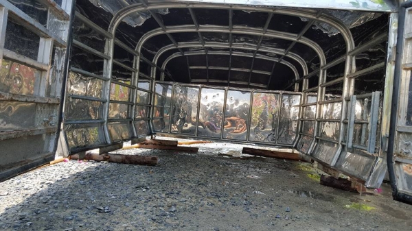 ตู้ทึบเลสหนาๆ สูง1.6ม. มีล็อคฝาปิด มีแร็ค โครงเหล็ก1นิ้ว วีโก้ ดีแม็ก(แค็ป) 0879982518