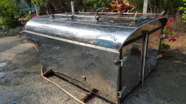 ตู้ทึบเลสหนาๆ สูง1.6ม. มีล็อคฝาปิด มีแร็ค โครงเหล็ก1นิ้ว วีโก้ ดีแม็ก(แค็ป) 0879982518