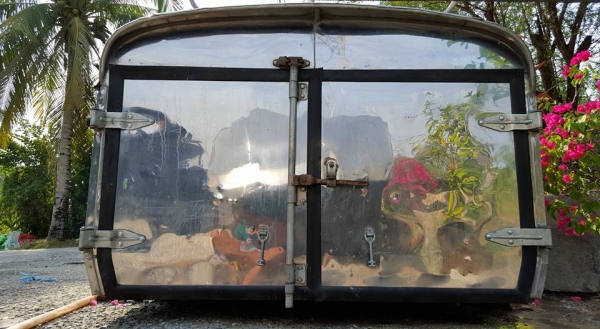 ตู้ทึบเลสหนาๆ สูง1.6ม. มีล็อคฝาปิด มีแร็ค โครงเหล็ก1นิ้ว วีโก้ ดีแม็ก(แค็ป) 0879982518