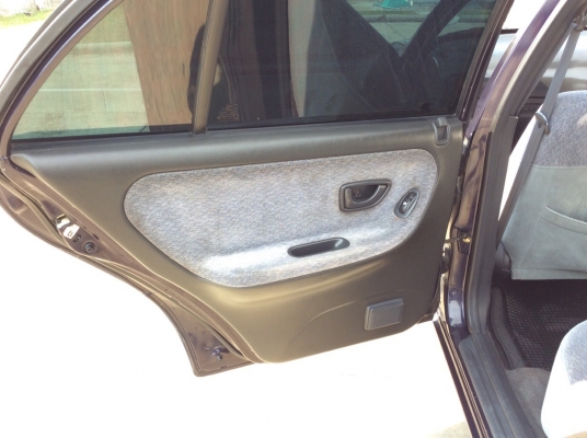 ขายรถ ฮุนได โซนาต้า ปี95 เครื่องหัวฉีด 2.0 เกียร์ออโต้ ติดแก๊สLPG ใช้ได้ 2ระบบ ไฟฟ้าทั้งคัน ภายในสวยมากสะอาดเบาะปรับไฟฟ้า แอร์หนาววิทยุCDพร้อม เบรคabs ตัวถังสวยเดิมไม่มีชน สีเงาสวยบางเดิมทั้งคัน แม็ก15" รถขับดีนิ่มนวลมาก ภาษี59 ขายถูกครับ