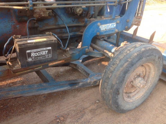 ขาย FORD 77 เครื่องT5 สภาพดี พร้อมใช้ มีใบดันหน้า ผาน7