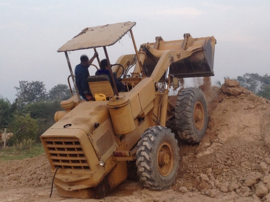 ขายรถตัก KOMATSU JH60 สภาพดี พร้อมใช้งานได้เลย