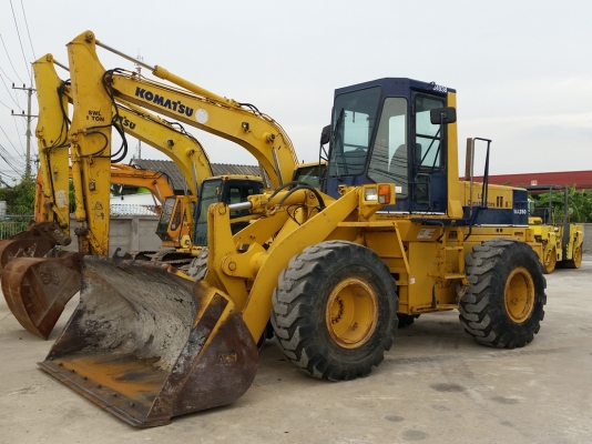 มาใหม่ !! ขายรถตักล้อยาง WA250-1 ยี่ห้อ KOMATSU นำเข้าจากต่างประเทศแท้ 100\% สภาพสวย ไม่เคยใช้งานในไทย