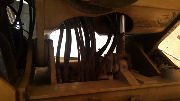 ขายรถแบคโฮ KOMATSU WA320-H ระบบการทำงานสมบูรณ์ เกียร์ใช้งานได้ครบ แอร์เย็น สีเดิมๆจากนอก ราคา.1350000 สนใจรีบจองด่วน ขายรถแบคโฮ KOMATSU WA320-H ระบบการทำงานสมบูรณ์ เกียร์ใช้งานได้ครบ แอร์เย็น สีเดิมๆจากนอก ราคา.1350000 สนใจรีบจองด่วน