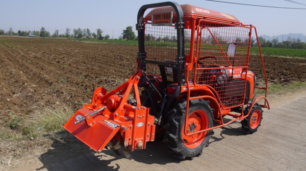 ขาย Kubota B2140 สภาพ 95\% พร้อมโรตารี่สภาพใหม่ สนใจติดต่อครับ