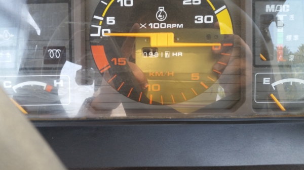 ขาย รถไถติดแอร์  MITSUBISHI  MT335    เก่านอก  ไม่เคยใช้งานในไทย