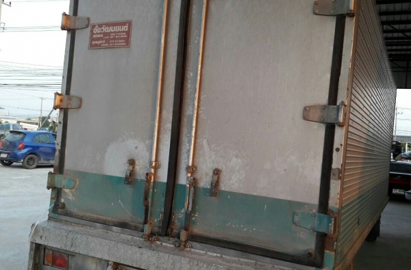 หกล้อ อีซูซุ NPR115 บรรทุกตู้เย็น ยาว5ม สภาพดีสวยเดิมๆพร้อมวิ่งงาน ราคา 325,000บ ครับ