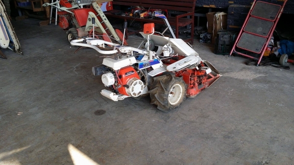 รถเกี่ยวข้าวเดินตามแบบมัดข้าวในตัว KUBOTA  รุ่น RA50D(1) เก่าญี่ปุ่น เกี่ยวมัด 2 แถว 2 ล้อ เครื่งยนตืขนาด 5.2 แรง