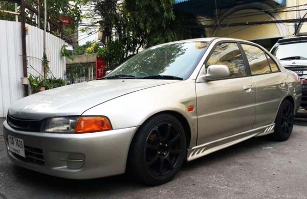 Mitbishi lancer ท้ายเบนซ์ ปี 99 ใช้น้ำมันอย่างเดียว