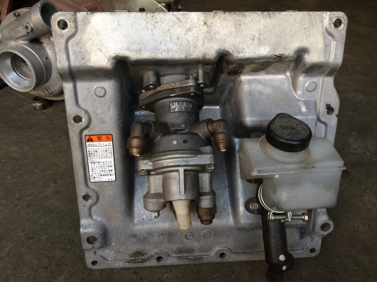 ขายชุดเบรคและคลัช hino mega