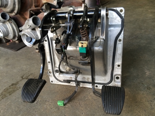 ขายชุดเบรคและคลัช hino mega