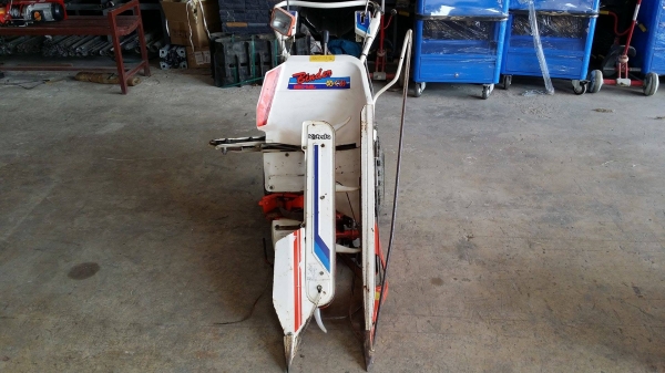 รถเกี่ยวข้าวเดินตามแบบมัดข้าวในตัว KUBOTA  รุ่น RA30 เก่าญี่ปุ่น เกี่ยวมัด 1 แถว 2 ล้อ เครื่องยนต์ 3.7 แรง