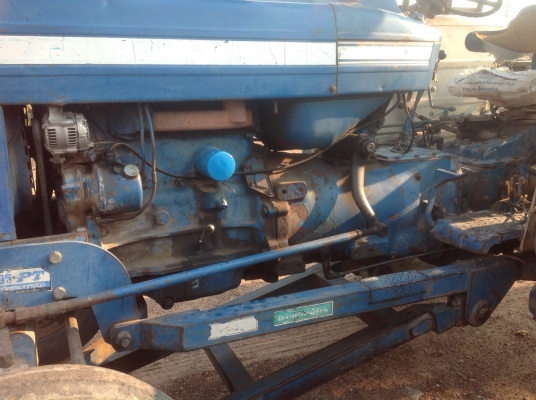 แทรกเตอร์ฟอร์ด 77 T5 สภาพดีพร้อมใช้ มมีผานดันหน้า เเละผาน7 แทรกเตอร์ฟอร์ด 77 T5 สภาพดีพร้อมใช้ มมีผานดันหน้า เเละผาน7