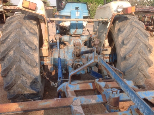 แทรกเตอร์ฟอร์ด 77 T5 สภาพดีพร้อมใช้ มมีผานดันหน้า เเละผาน7 แทรกเตอร์ฟอร์ด 77 T5 สภาพดีพร้อมใช้ มมีผานดันหน้า เเละผาน7