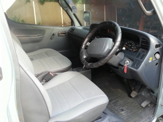 รถตู้ TOYOTA HIACE ปี02 โฉมหัวจรวด รถตู้ TOYOTA HIACE ปี02 โฉมหัวจรวด