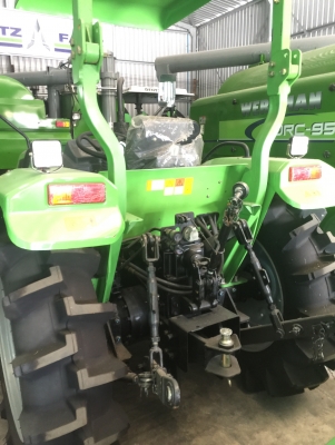 ขายแทรกเตอร์ 38 แรงม้าและ 48 แรงม้า