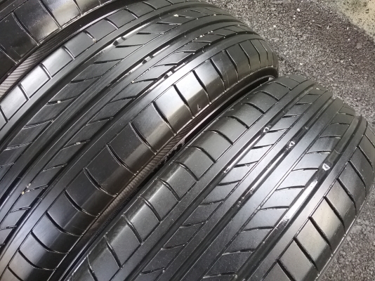 ยางYOKOHAMA 175 65R15 ปี2014 สภาพสวยมากๆดอกเยอะมากๆไม่มีปะ