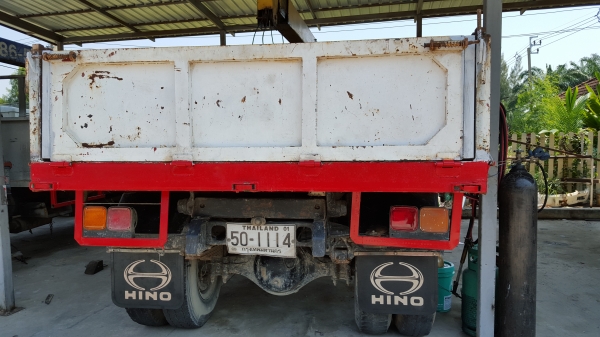 ขายรถหกล้อดรัมพ์มีเครน3ตัน ขายรถหกล้อดรัมพ์มีเครน3ตัน