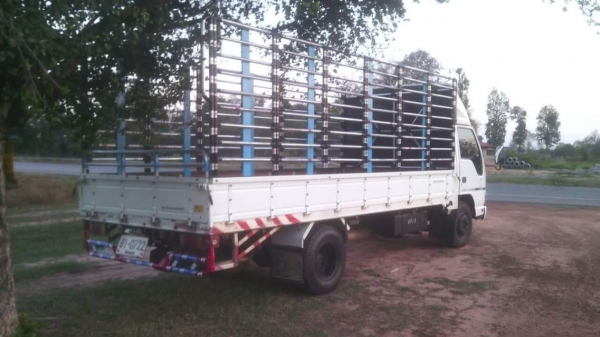 ขายรถ6ล้อ NPR130แรง ปี49 ยาว5เมตร สภาพพร้อมใช้งาน เอกสารพร้อมโอน สนใจโทร 090-8588220คุณนะ 093-3258446คุณบิว หรือเข้าดูสินค้าอื่นๆได้ที่ www.truck.in.th/498 หรือเพจFacebook ณรงค์ ซื้อขายรถมือสอง (เว็บไซต์ส่วนตัว) หรือFacebook คุณนะ รถบรรทุก