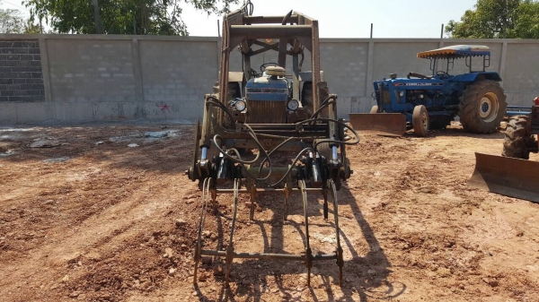 ขาย รถคีบอ้อยพร้อมใช้งาน รถไถ FORD 6600 เสื้อลาย ติดคีบกลกิจขาคู่ เอกสารเล่มทะเบียนครบ ราคาต่อรองได้ครับ ขาย รถคีบอ้อยพร้อมใช้งาน รถไถ FORD 6600 เสื้อลาย ติดคีบกลกิจขาคู่ เอกสารเล่มทะเบียนครบ ราคาต่อรองได้ครับ