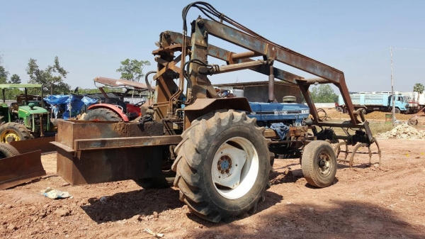 ขาย รถคีบอ้อยพร้อมใช้งาน รถไถ FORD 6600 เสื้อลาย ติดคีบกลกิจขาคู่ เอกสารเล่มทะเบียนครบ ราคาต่อรองได้ครับ ขาย รถคีบอ้อยพร้อมใช้งาน รถไถ FORD 6600 เสื้อลาย ติดคีบกลกิจขาคู่ เอกสารเล่มทะเบียนครบ ราคาต่อรองได้ครับ