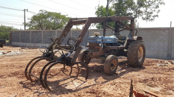 ขาย รถคีบอ้อยพร้อมใช้งาน รถไถ FORD 6600 เสื้อลาย ติดคีบกลกิจขาคู่ เอกสารเล่มทะเบียนครบ ราคาต่อรองได้ครับ ขาย รถคีบอ้อยพร้อมใช้งาน รถไถ FORD 6600 เสื้อลาย ติดคีบกลกิจขาคู่ เอกสารเล่มทะเบียนครบ ราคาต่อรองได้ครับ