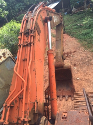 ขายแบคโฮ DAEWOO EXCA DH220LC พร้อมใช้งาน สนใจโทร 081-970-1072