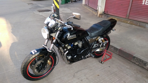 ขายคับ YAMAHA XJR400 ปี1998 สีสวย ท่อแต่งWRS แฮนด์บาร์ อินวอยส์ สรรพสามิตร ราคา 52500 บาท ส่งได้ทั่วไทยคับ สนใจติดต่อ 081-0578282 FACEBOOK ชาญณรงค์ ป๊อป ชัยอมฤต ไอดีไลน์ POPBIGBIKESAKON คับ สนใจรถสวย ถูก ดี ต้อง POP BIGBIKE SAKONNAKHON คับ คลิปวิดีโอคับ h