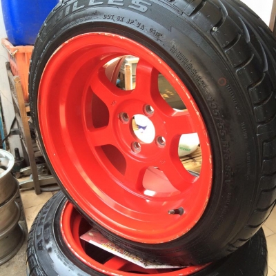 ล้อซิ่ง ขอบ 15&rdquo; หน้ากว้าง  8&rdquo; หลังกว้าง  9&rdquo;  ET 0 พร้อมยาง Achilles ES 195-55R15 ปี 12 สภาพดีสวยๆ  ขาย 9,800 บาท สนใจโทร 062-121-9299 088-022-3848