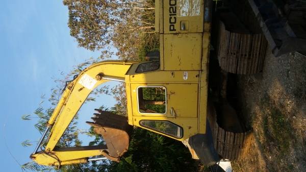 ขาย Komatsu PC120-2 สภาพพร้อมใช้งาน เครื่องดี ปั๊มดี ตัวเดินใช้งานปกติ บูมดี ขาย Komatsu PC120-2 สภาพพร้อมใช้งาน เครื่องดี ปั๊มดี ตัวเดินใช้งานปกติ บูมดี