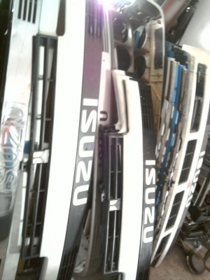 หน้ากระจัง isuzu nkr